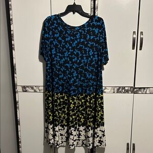 Gabby Skye Black, Blue, and White Floral Midi Dress